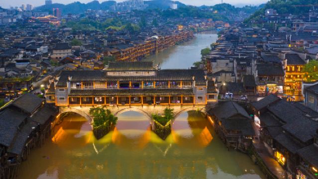 Charterfahrt von Zhangjiajie zur Altstadt Furong und Fenghuangxian