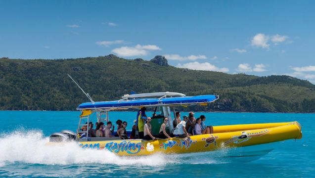 Panoramische ervaring van de noord- en zuidroute van de Whitsunday-eilanden met een spectaculair uitzicht op het Heart Reef en een opwindende speedboottocht naar Whitehaven Beach