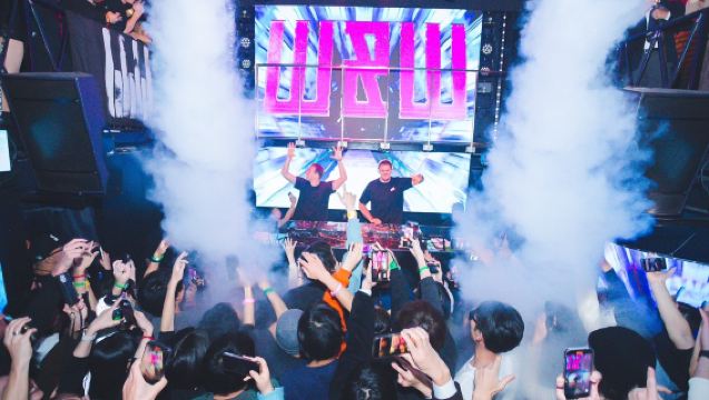 Osaka Dotonbori/Shinsaibashi Night Tour: CHEVAL Nightclub Entry Ticket with Drinks & VIP Optional Package (Exclusive for Foreign Travelers)