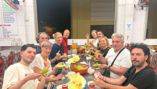 Ho Chi Minh Experience - Tasty Food Tour by Scooters