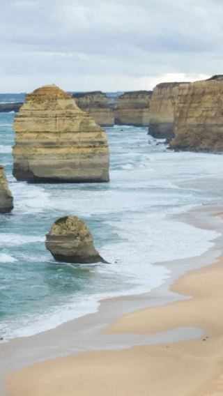 1-day tour from Melbourne to the great ocean road and twelve apostles [Loch Ard Gorge/Apollo Bay]