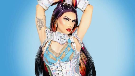 Savannah Comedy Drag Queen Bar Crawl Experience