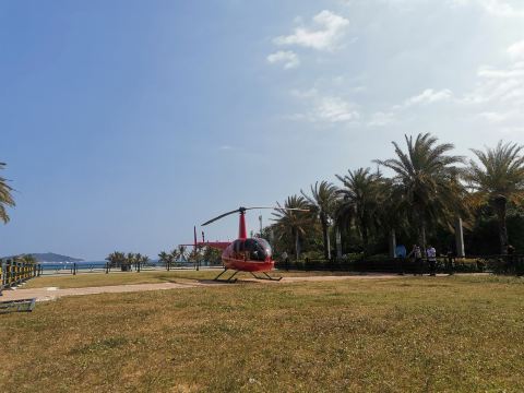 三亜ヘリコプター低空飛行体験/海棠湾鉄炉港基地【鳳凰島着陸