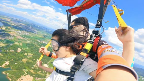 廣東羅定跳傘廣州深圳雲浮羅定4000米高空雙人跳傘【4000米自由落體+專業高清視頻拍攝+視頻剪輯】