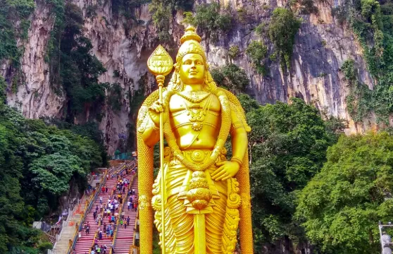吉隆坡郊區及黑風洞半日遊 + 往返接送