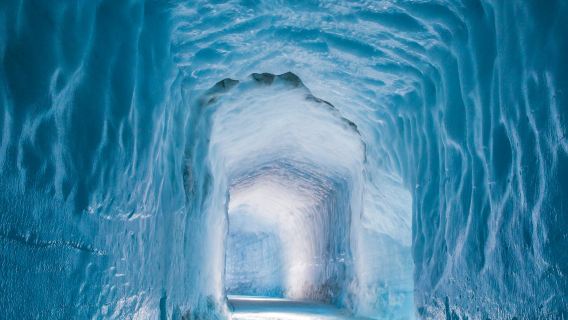Langjökull Glacier: Guided Tour with Transport from Reykjavík