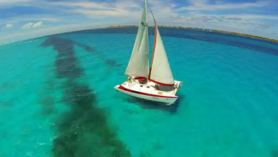 Isla Mujeres: Premium Catamaran Tour from Cancún
