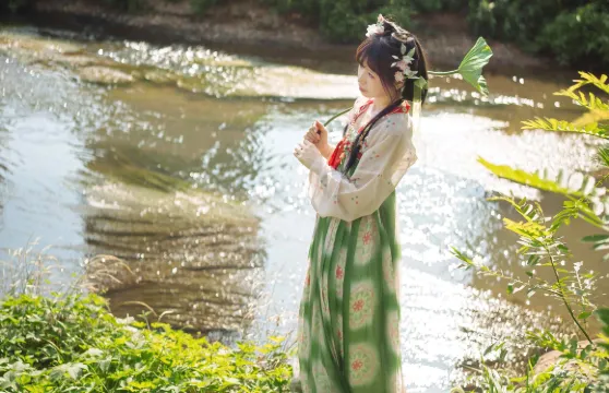 大寧Trip Moments【大寧古城大寧河激流漂流約拍跟拍多語言翻譯本地攝影師】