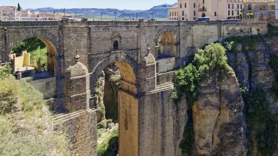 西班牙龍達新橋+鬥牛場+埃爾塔霍峽谷【中文司機/可訂多日】