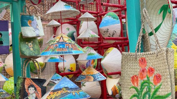 Ho Chi Minh: Laboratorio di Pittura sul Cappello Conico