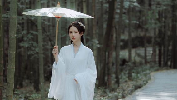 Trip Moments a Mohe[Fotografo per tour con riprese aeree e a seguire nei villaggi di Beiji, Betula e Beihong + servizio di traduzione multilingue]