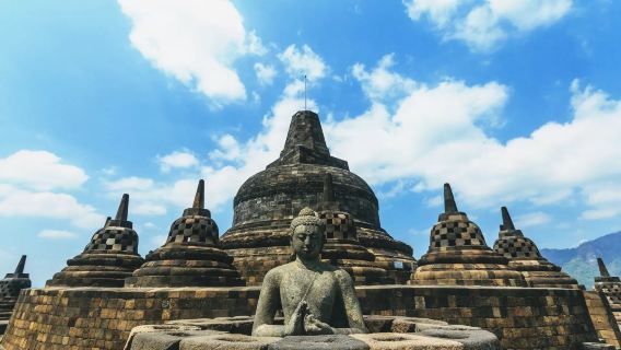 Indonesia · Tour per ammirare l'alba dalla cima del Borobudur a Yogyakarta
