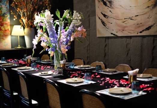 Chongqing Fierce Tiger Rose Garden Western Restaurant (Mountain City Ambiance + Rose Garden + Exquisite Western Cuisine + Premium Service)
