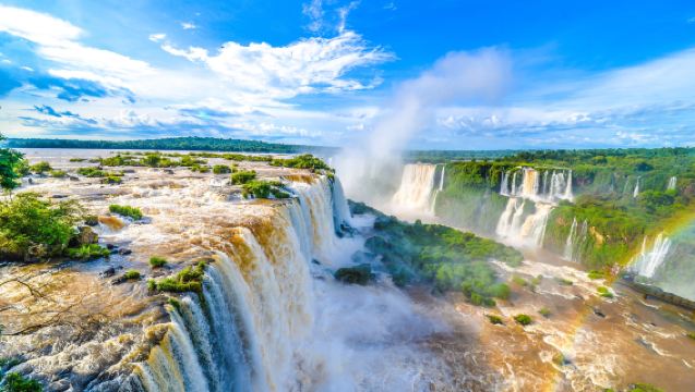 Iguazu Falls Full-Day Tour: Brazil and Argentina in One Day