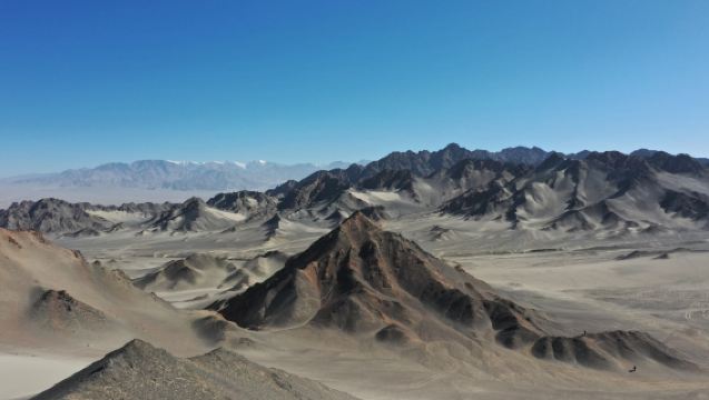 格爾木至敦煌|黑獨山、大柴旦翡翠湖一日【9座車|僅車費送航拍】