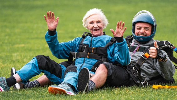 กระโดดร่มคู่ที่ความสูงใน Blue Mountains ของซิดนีย์ ออสเตรเลีย พร้อมบริการรับส่งในเมืองฟรี