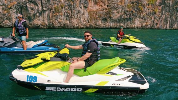Passeio de meio dia de jet ski autoguiado pelas seis ilhas de Phuket | Em inglês | Vários modelos de jet ski disponíveis | Turnos da manhã e tarde