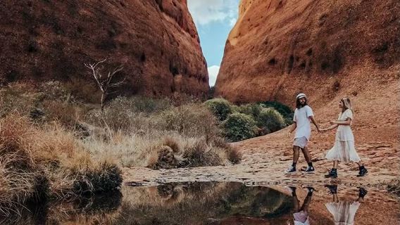 Lawatan Matahari Terbit Uluru-Kata Tjuta | Termasuk Mendaki Lembah Angin + Perkhidmatan Hantar-Jemput Kumpulan Berbahasa Cina
