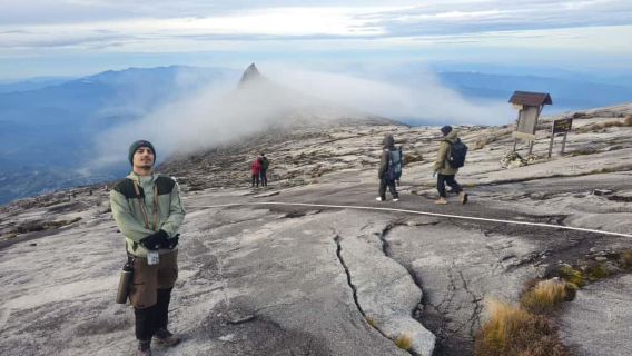 Escalada nocturna del Monte Kinabalu con vía ferrata (Walk The Torq)