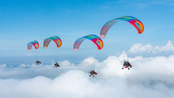Experiencia de vuelo en parapente motorizado FlyingBird en Chiang Mai