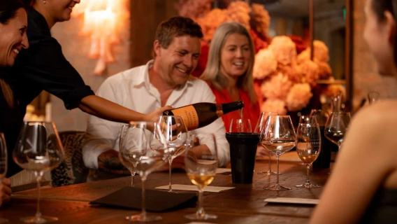 New Zealand South Island Queenstown wine tasting 1-day tour | English-speaking small group + includes tasting fee/wine/beer