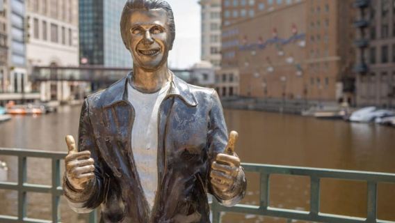 Milwaukee: Local Food Tour of 5 Delicacies & A Secret Dish