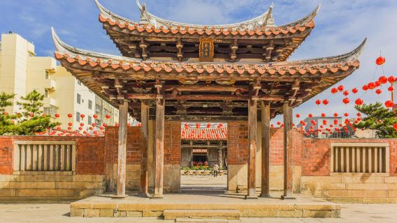 Lukang Old Street one-day tour [food feast, tricycle heritage tour]