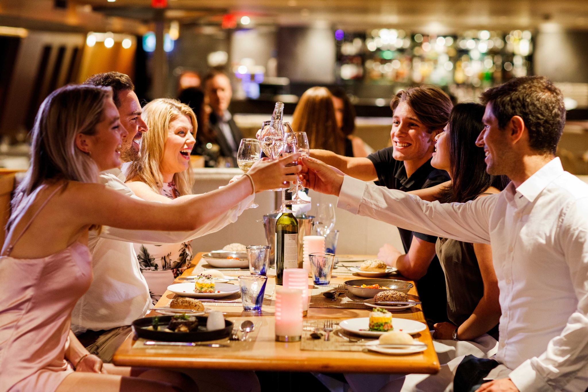 การล่องเรือดินเนอร์ใต้แสงดาวที่อ่าวซิดนีย์