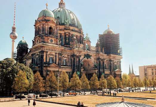 Berlin Private Car Service with Driver-Guide: Brandenburg Gate, Berlin Cathedral and More