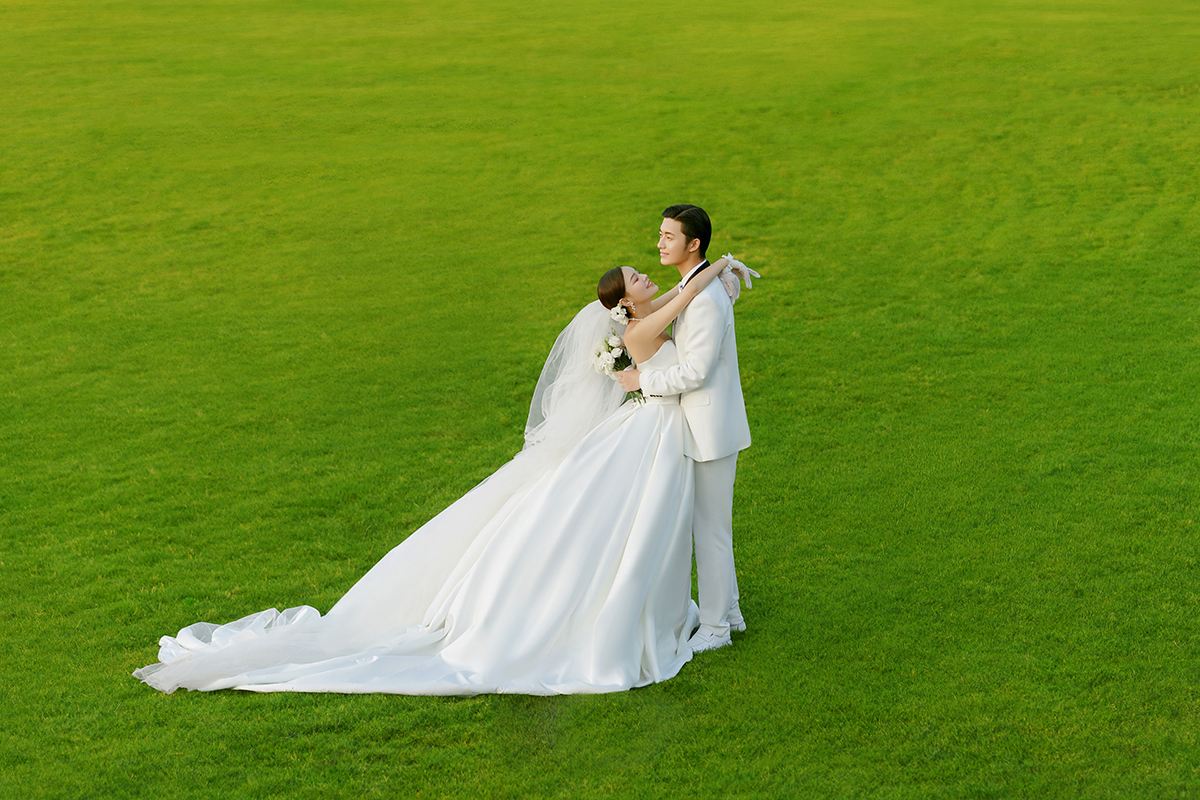 Travel photography in Canberra, Australia[Driver-guide + Trip Moments + wedding aerial drone videography + makeup & outfits + itinerary customization + unlimited group size]