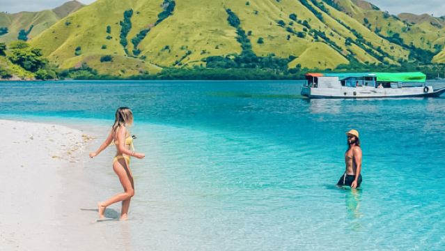 ทัวร์ชมพระอาทิตย์ตกโคโมโด เลือกทัวร์ชมพระอาทิตย์ตกหรือตกปลาที่โคโมโด|ตัวเลือกเช่าเรือแบบส่วนตัว/แบบกลุ่ม