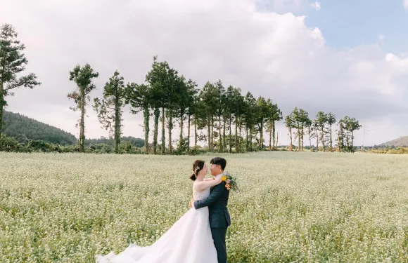 商洛Trip Moments【婚禮跟拍宣傳片微電影婚紗寫真/商業攝影攝像約拍定制/翻譯】