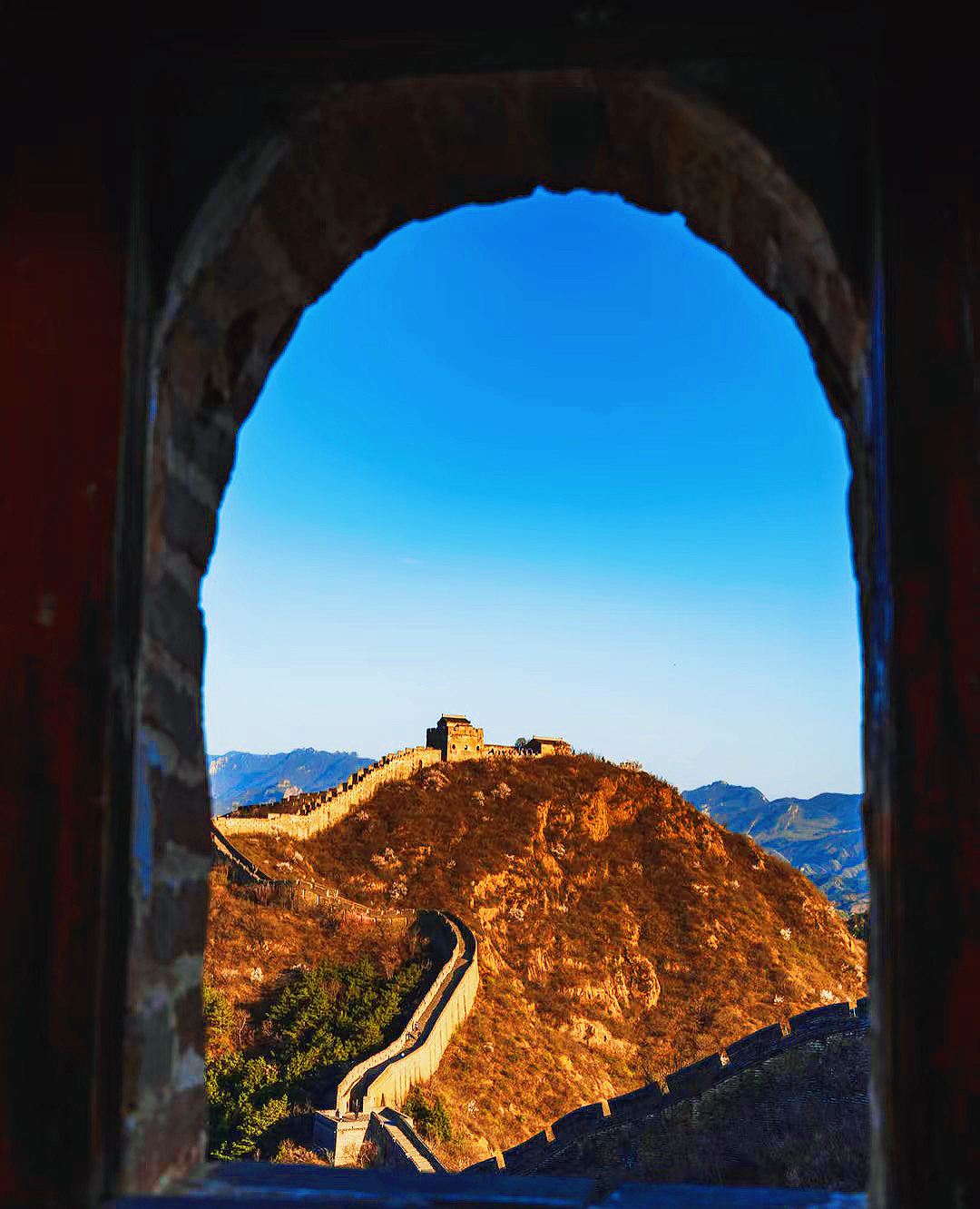 "Meneroka Sejarah: Percutian Sehari yang Indah ke Tembok Besar Jinshanling"