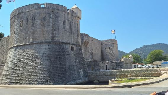 Ston: tour privato dell'oro bianco con arrampicata su parete