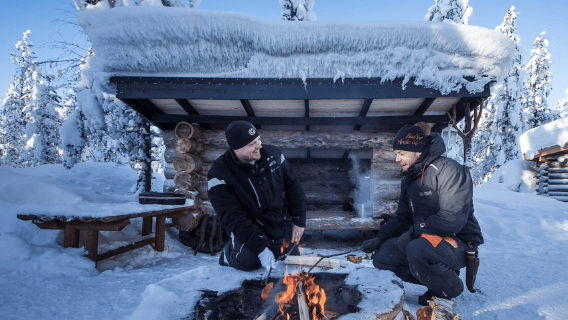 โรวาเนียมี: การผจญภัยเดินป่าด้วยรองเท้าหิมะ