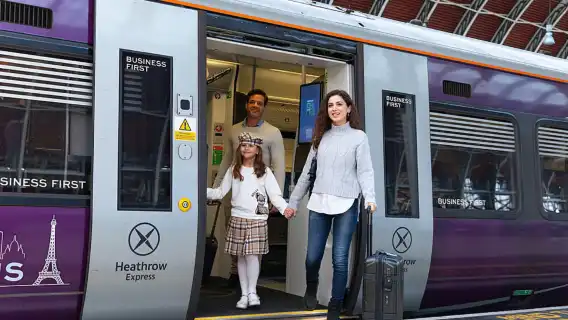 รถไฟด่วน: ตั๋วรถไฟระหว่างท่าอากาศยานลอนดอนฮีทโธรว์และสถานีรถไฟแพดดิงตัน [เลือกได้ทั้งเที่ยวเดียวหรือไปกลับ/สามารถยกเลิกได้ล่วงหน้า 1 วัน/ซื้อแล้วเดินทางได้ทันที]