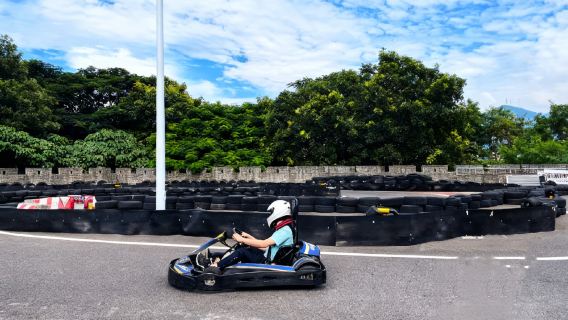 [Шэньчжэнь] Клуб картинга "Флайинг Карт" (адреналиновые заезды + профессиональные инструкторы + снятие стресса на трассе)