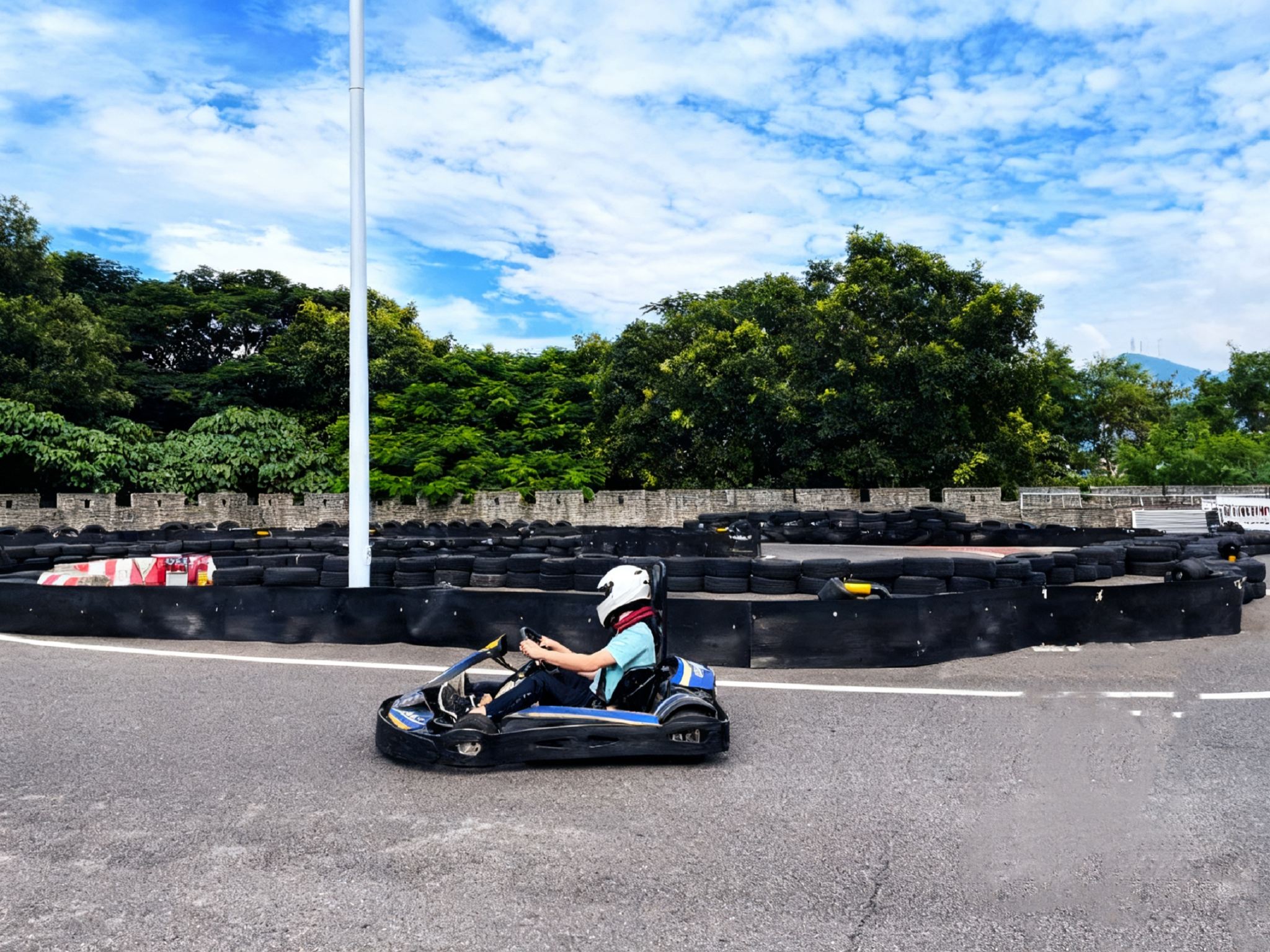 Shenzhen Speeding Karting Club (Adrenaline-Packed Karting Experience + Professional Instructor Guidance + Stress-Relieving Thrill Ride)
