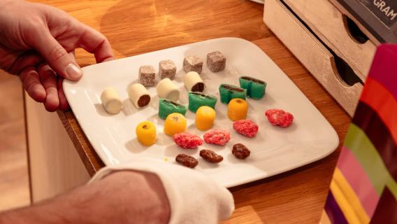 Lyon: Guided Evening Food Tour