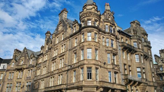 A Perfect Encounter of Magic and History: Palace of Holyroodhouse in Edinburgh [UK-Wide Private Chartered Tours]