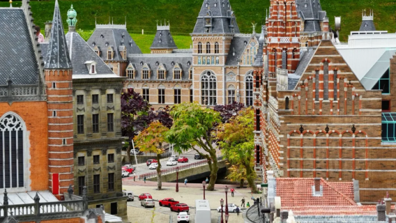 阿姆斯特丹周邊一日遊:小人國奇境·和平宮·藝術殿堂·現代建築