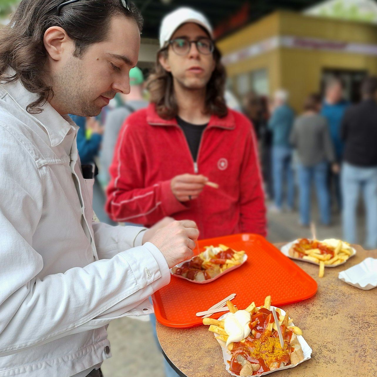 Berlín: Recorrido guiado en bicicleta por la comida callejera
