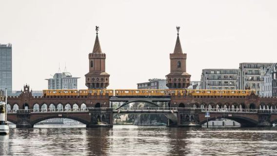 德國柏林無憂宮+格林尼克橋+新宮+賽琪琳霍夫宮一日遊