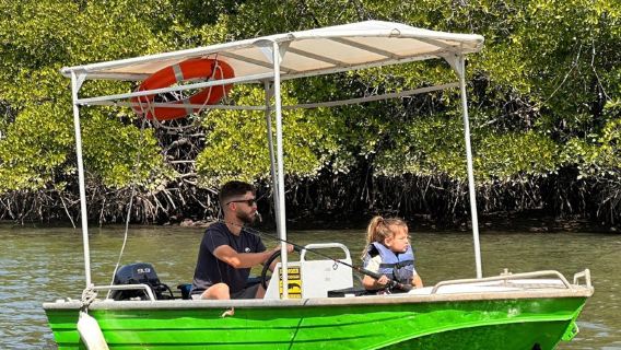 Charterboot in Cairns, Australien – Selbstfahren, Angeln, Bootstyp und Dauer wählbar