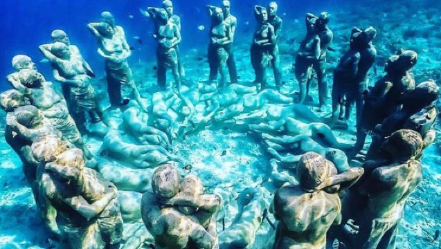 印尼峇里島體驗潛水浮潛10小時【吉利M島《Nest》海底雕塑浮潛+吉利T島，吉利A島浮潛+飯店接駁】