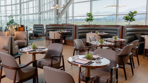 VIP-зала Plaza Premium First у міжнародному аеропорту Ванкувер, Канада | Послуги для транзитних пасажирів: 3/6-годинний перебування з харчуванням