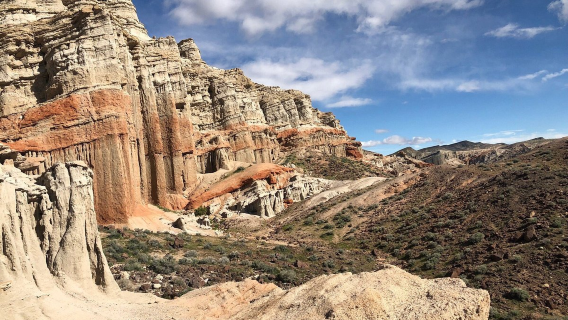 1-day private chartered tour to Las Vegas Strip and Red Rock Canyon National Conservation Area