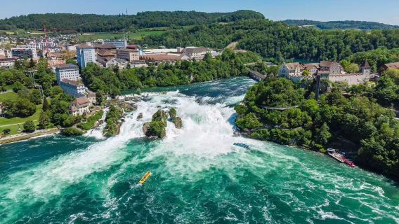 Zürichistä lähtö: Rheinfall, Sveitsin suklaatehdas ja Appenzellin juustotehdas -kierros