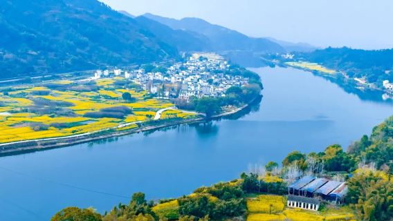 Excursión de un día a la Ciudad Antigua de Huizhou + Crucero por la Galería Paisajística del Río Xin'an ● Espectáculo "Romance Eterno" ● Guía certificado y experiencia pura
