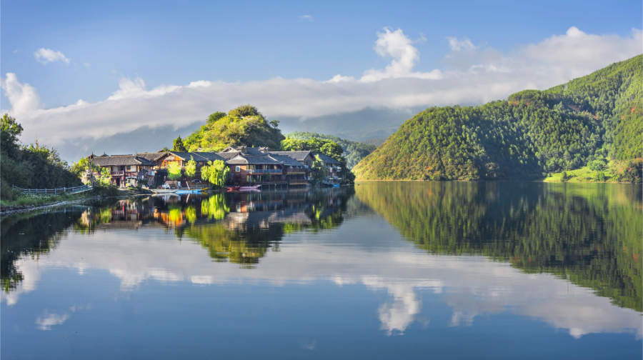 瀘沽湖一日遊2-14人小團【可升級獨立團真純玩｜豬槽船遊湖】